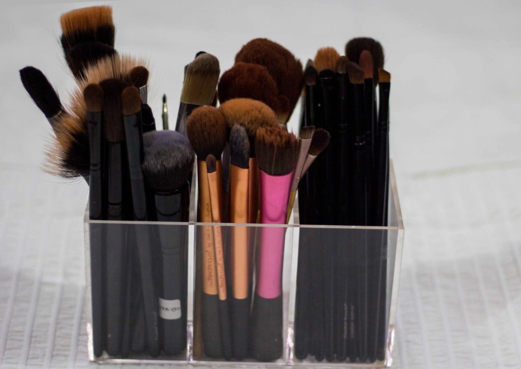 acrylic brush holder