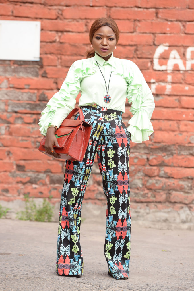 what to wear to work ,personal work style,alternative work style ,work outfit,ruffled shirt ,printed pant ,zashadu bag